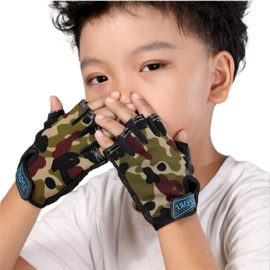1 Pair Camo Sports Gloves for Children Kids Half Finger Riding Cycling Running Gloves for Boys Girls Outdoor Sports Gloves